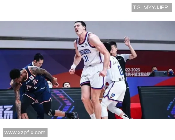 大卫-詹姆斯携手队友再次登上CBA巅峰 大卫-詹姆斯携手队友再次登上CBA巅峰