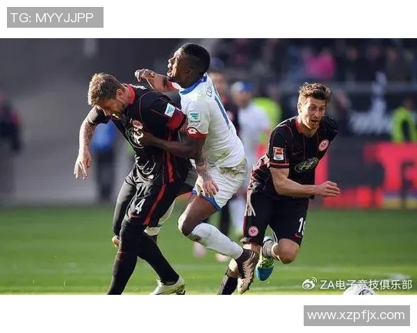 多特蒙德客场逼平法兰克福，德甲积分榜榜首争夺激烈